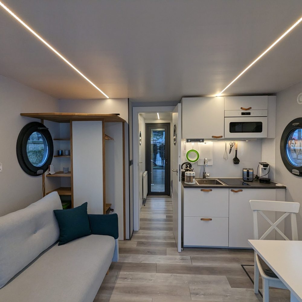 weitsicht-sofa-kueche-hinten